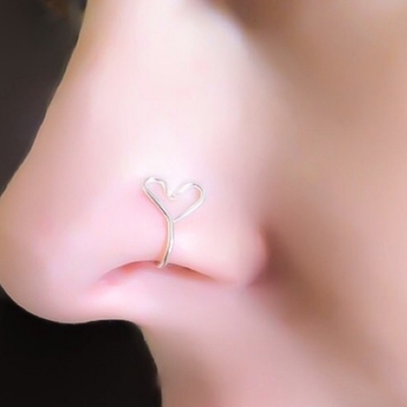 Adjustable Heart Shaped Fake Nose Cuff - Picture 1 of 3